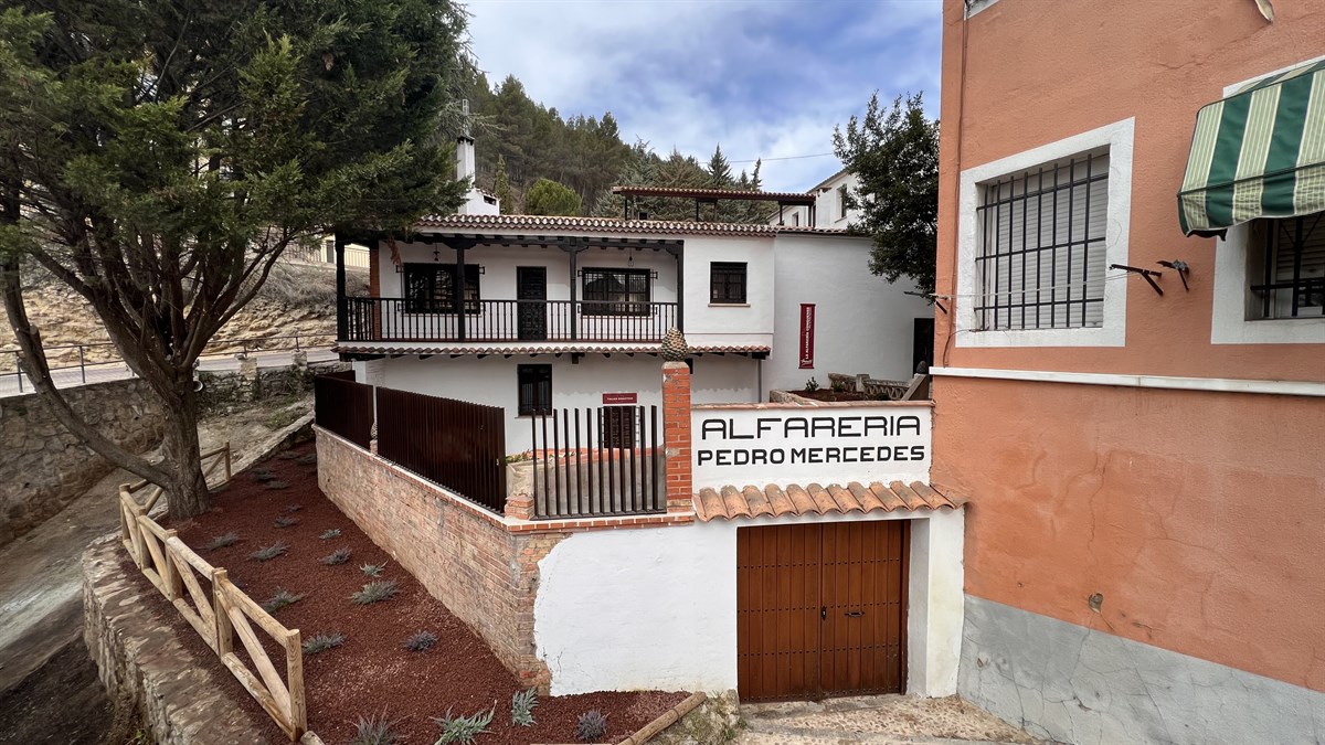 Centro Cultural Artístico Alfarería Pedro Mercedes. Programación, gestión y activación.